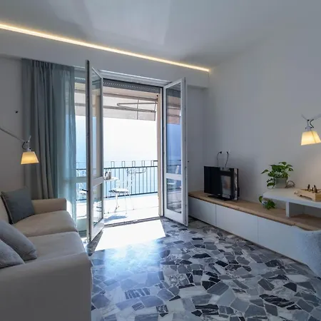 Mamma Ciccia - Waterfront Lägenhet Mandello del Lario